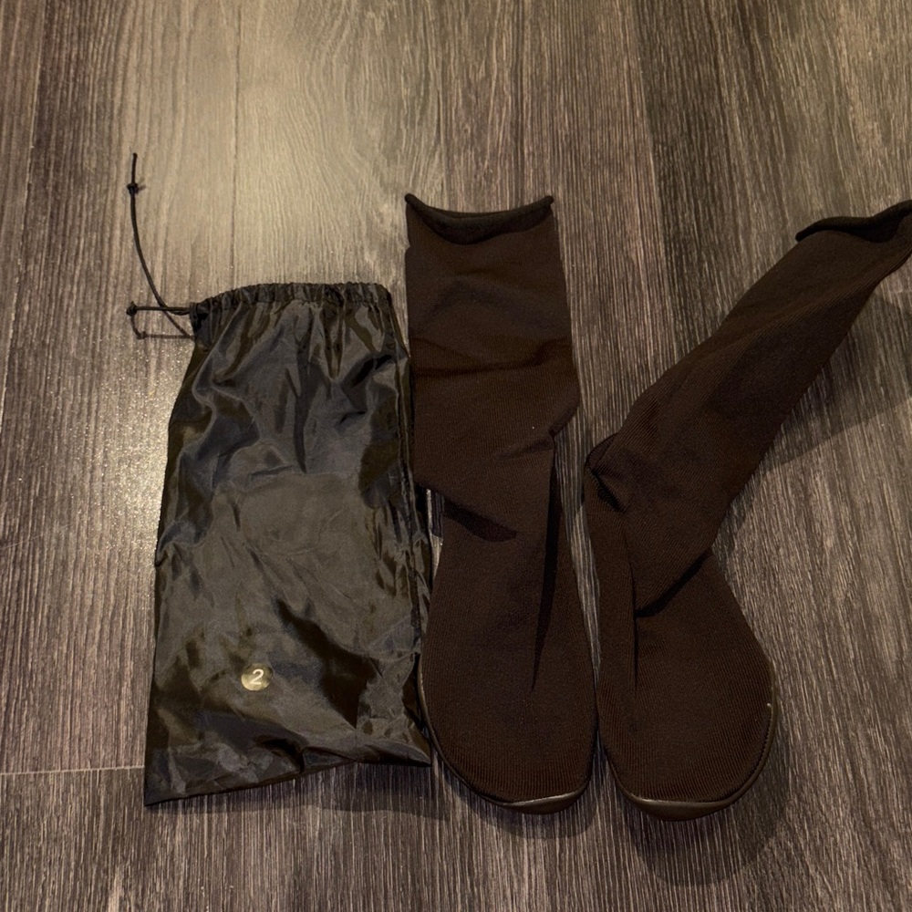 New Yeezy YZY pods size 2
